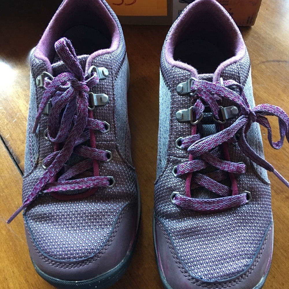 Chaco Kanara women’s street walkers